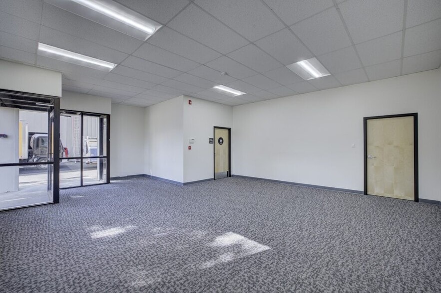 More Photos Of 4573 Skyway Dr, Olivehurst Warehouse For Sale