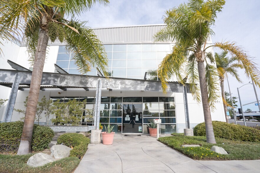 More Photos Of 925 S Lakeview Ave, Placentia Industrial For Sale