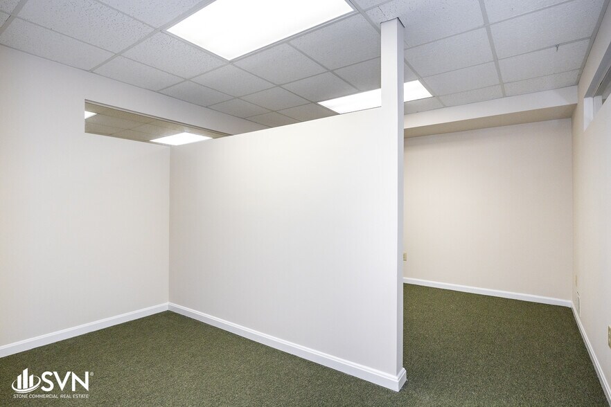 More Photos Of 141 Prosperous Pl, Lexington Medical For Sale