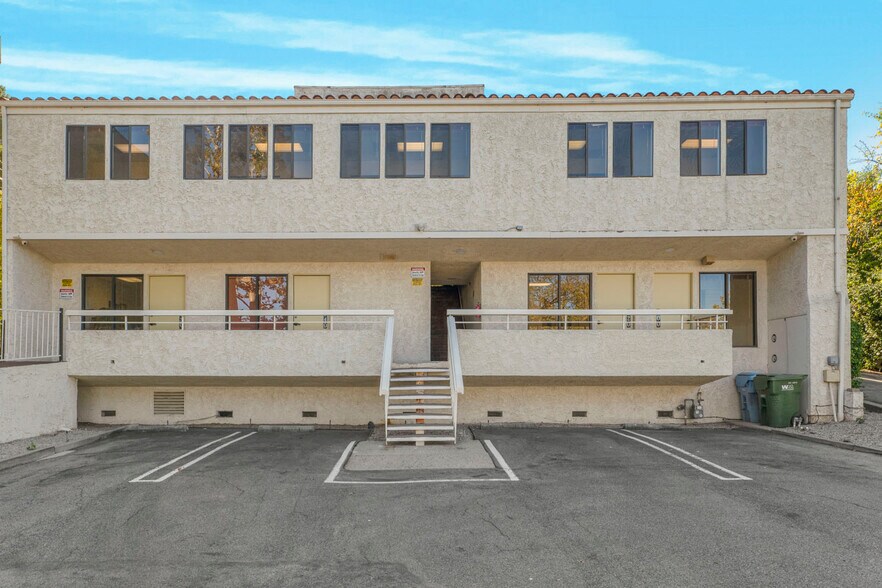 More Photos Of 28215 Agoura Rd, Agoura Hills Office For Sale