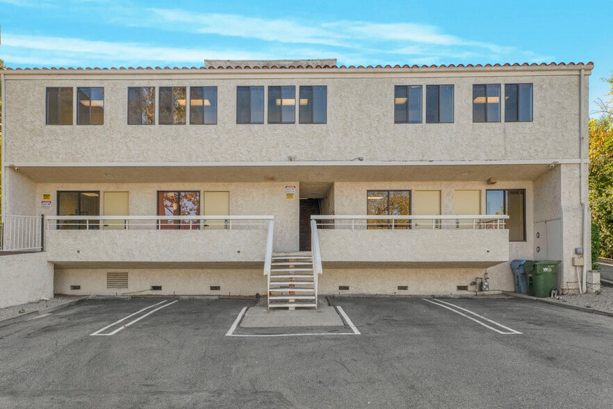 More Photos Of 28215 Agoura Rd, Agoura Hills Office For Lease