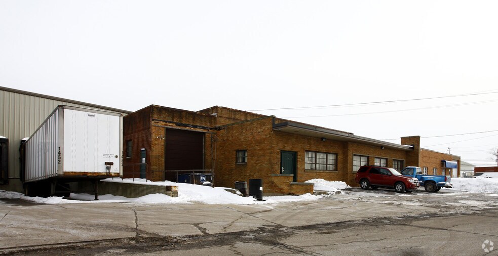 More Photos Of 4810 W 139th St, Cleveland Manufacturing For Sale