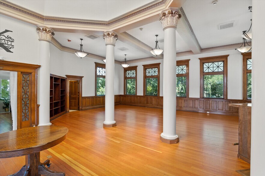 More Photos Of 909 Jefferson St, Red Bluff Specialty For Sale