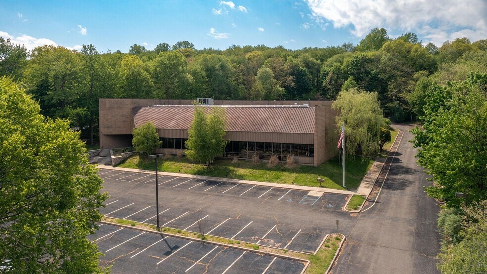 More Photos Of 500 Corporate Dr, Mahwah Light Manufacturing For Sale