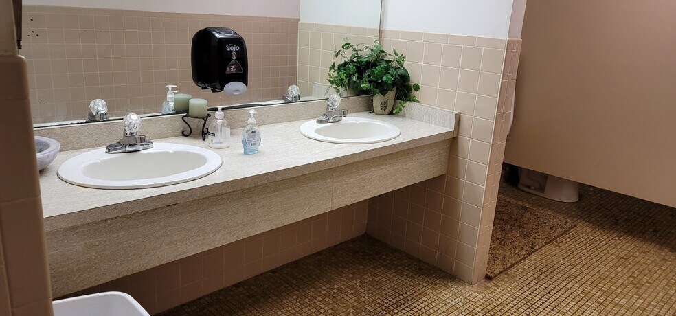 More Photos Of 3632 NE 7th St, Ocala Lodge Meeting Hall For Sale