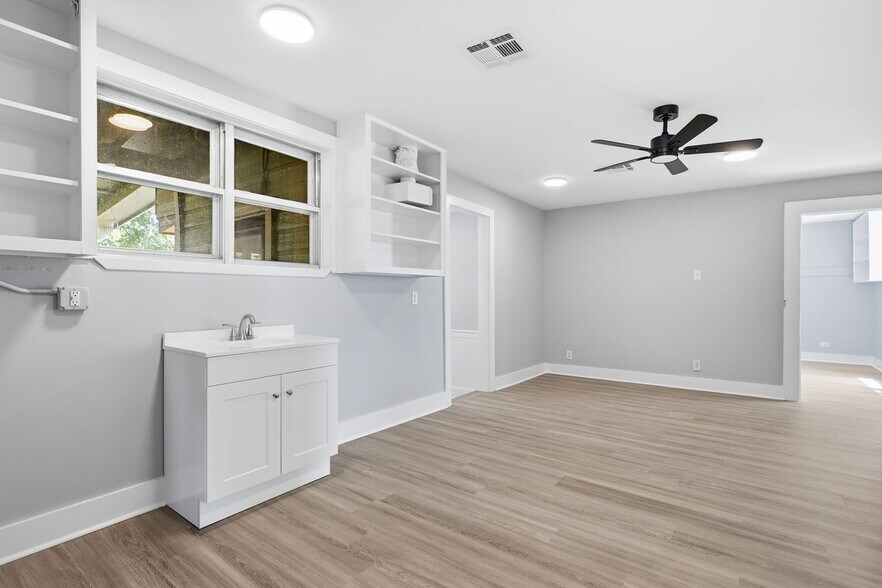 More Photos Of 208 E Hwy 79 St, Hutto Daycare Center For Lease