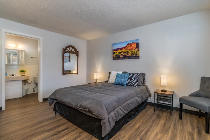 More Photos Of 912 N Hwy 87, Tulia Hotel For Sale