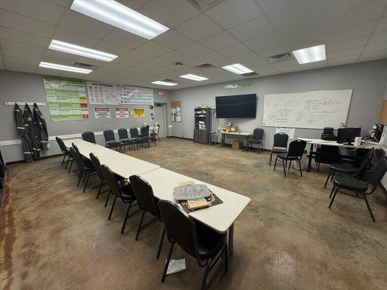 More Photos Of 6229 & 6365 US Highway 59 S, Marshall Warehouse For Sale