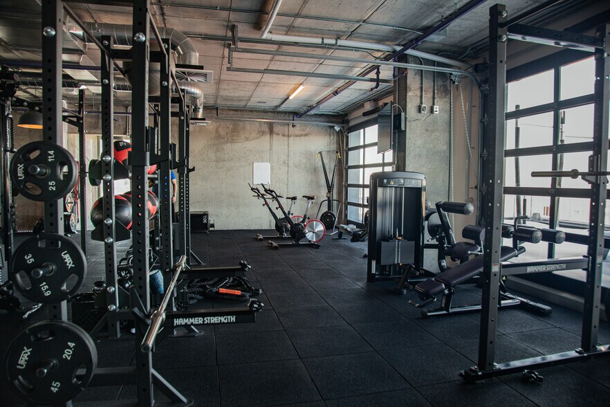 More Photos Of 7236 St Waverly, Montréal Office For Lease