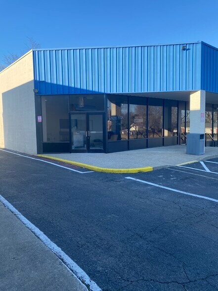 More Photos Of 1474 Anniston Dr, Lexington General Retail For Lease