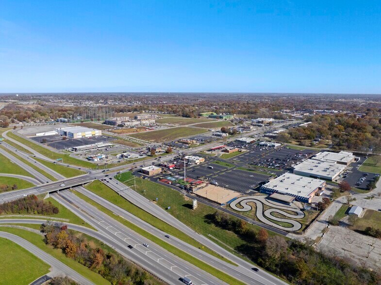 More Photos Of 501 NW Barry Rd, Kansas City Unknown For Lease