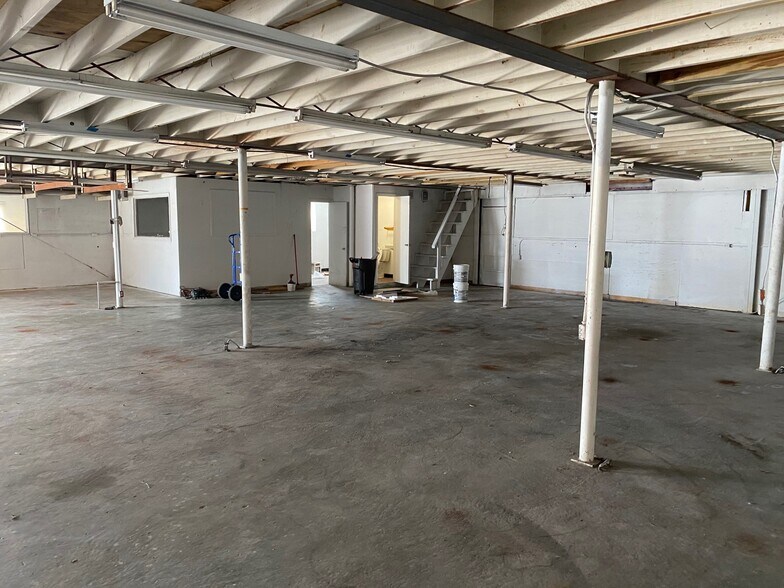 More Photos Of 1266 28th Ave, Bradenton Warehouse For Lease