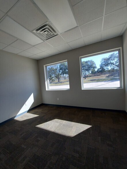 More Photos Of 2519 N Frazier Rd, Conroe Light Distribution For Sale