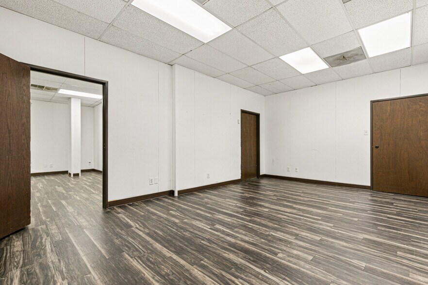 More Photos Of 1301 Northwest Hwy, Garland Office For Sale