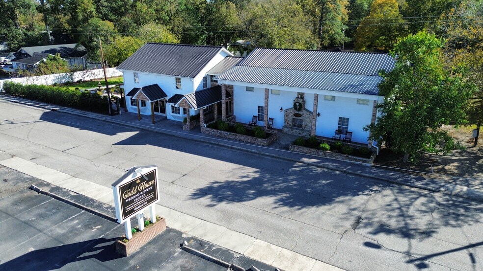 More Photos Of 102 Live Oak St, Tabor City Restaurant For Sale