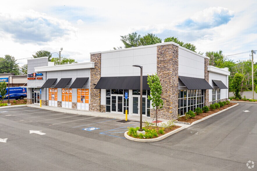 Primary Photo Of 1215 Farmington Ave, Bristol Restaurant For Lease