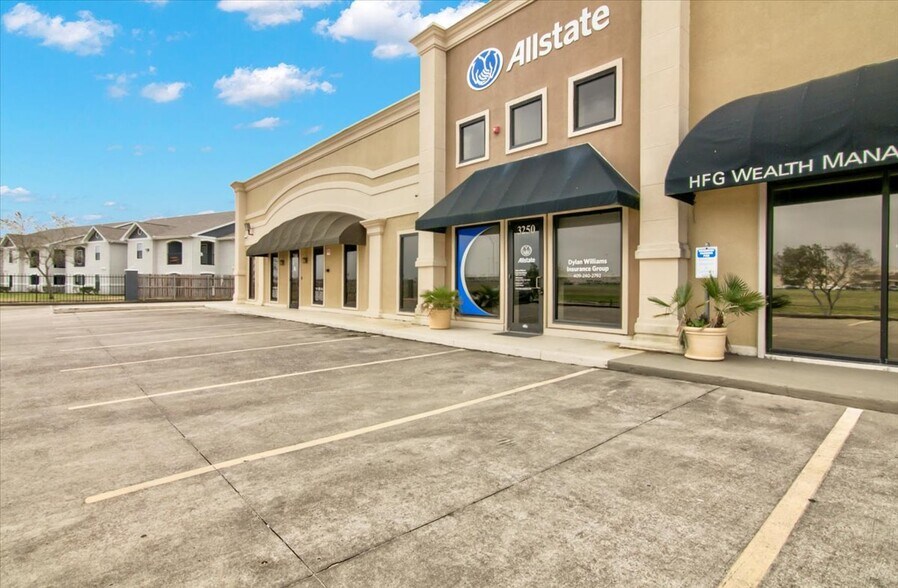 More Photos Of 3250 Central Mall Dr, Port Arthur Office For Sale
