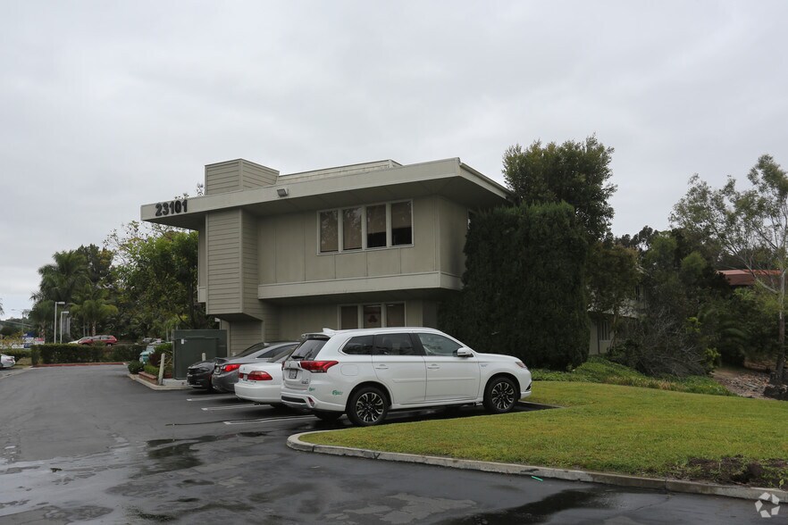 More Photos Of 23101 Moulton Pky, Laguna Hills Office For Lease