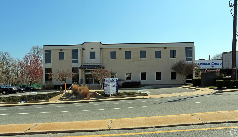 More Photos Of 12345 Parklawn Dr, Rockville Flex For Lease