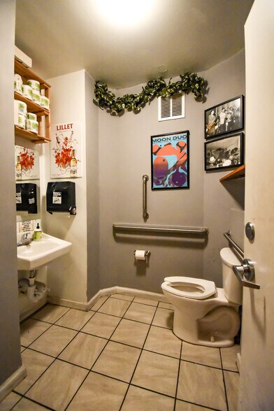 More Photos Of 2337 18th St NW, Washington Storefront Retail Residential For Lease