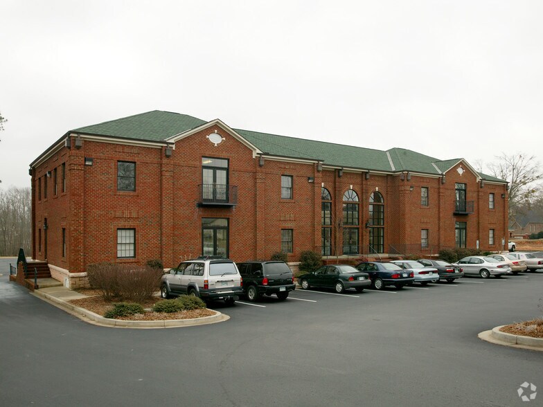 Primary Photo Of 419 SE Main St, Simpsonville Unknown For Lease