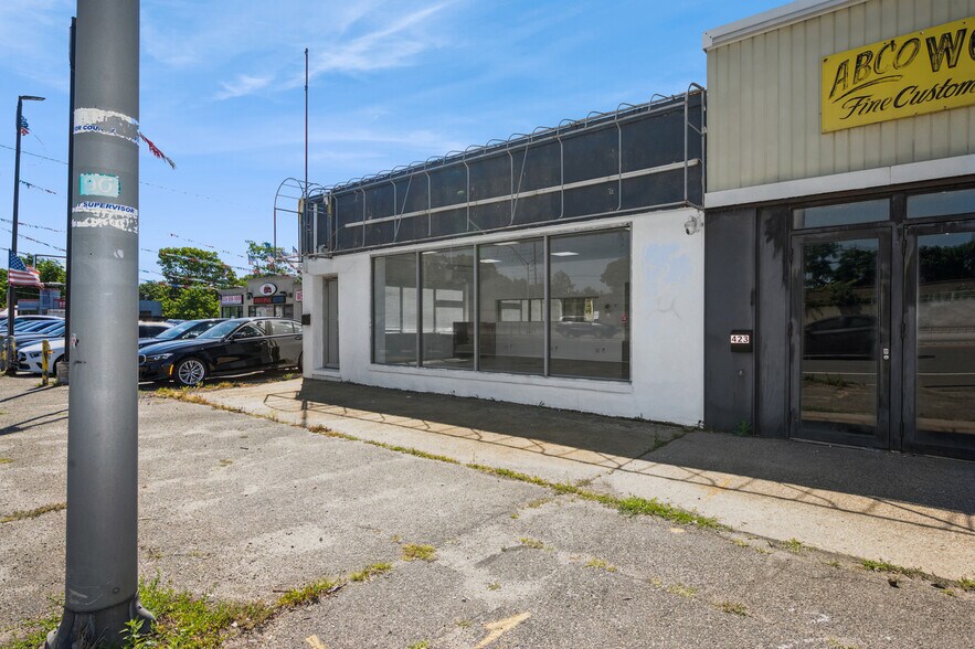 More Photos Of 2846 Sunrise Hwy, Bellmore General Retail For Sale