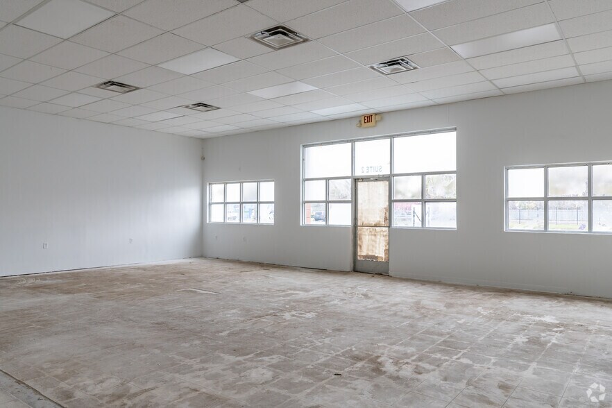 More Photos Of 2300 S Schaefer Hwy, Detroit Storefront For Sale