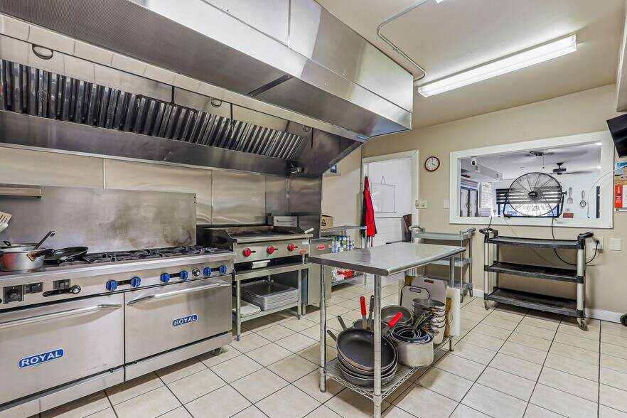 More Photos Of 2222 Bassett Ave, El Paso Storefront Retail Residential For Sale