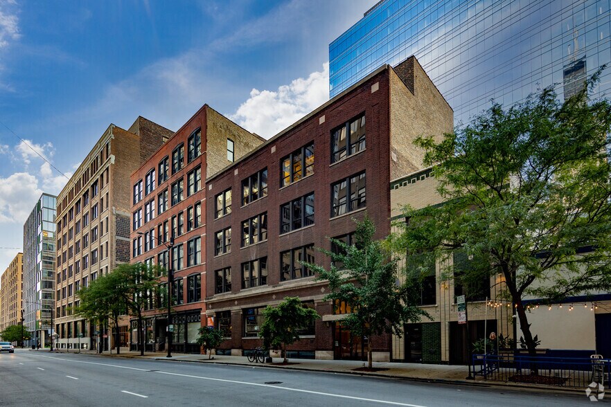 More Photos Of 208 S Jefferson St, Chicago Loft Creative Space For Lease