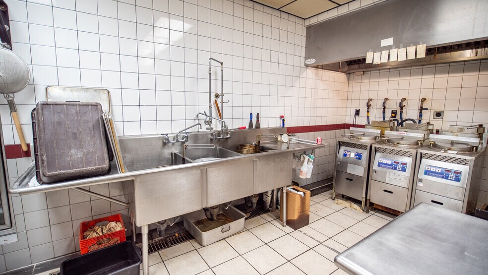 More Photos Of 29 Angel Dr, Leechburg Refrigeration Cold Storage For Sale