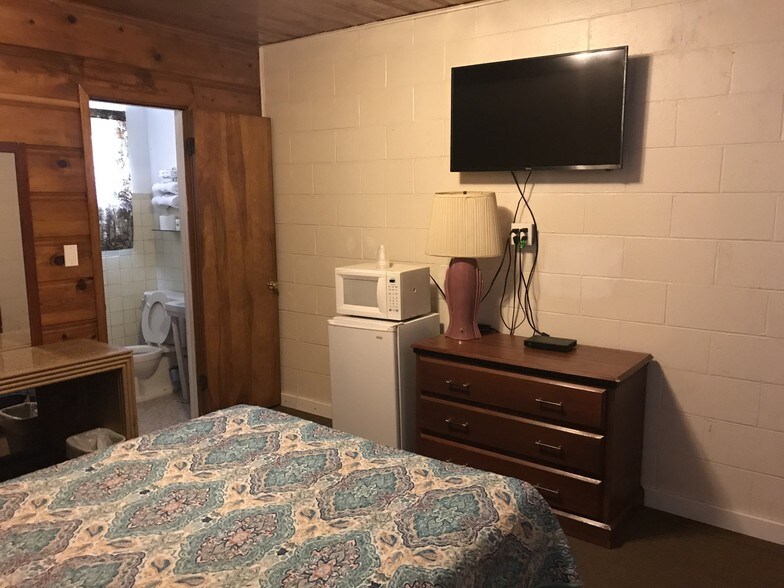 More Photos Of 1301 W Aultman St, Ely Hotel For Sale