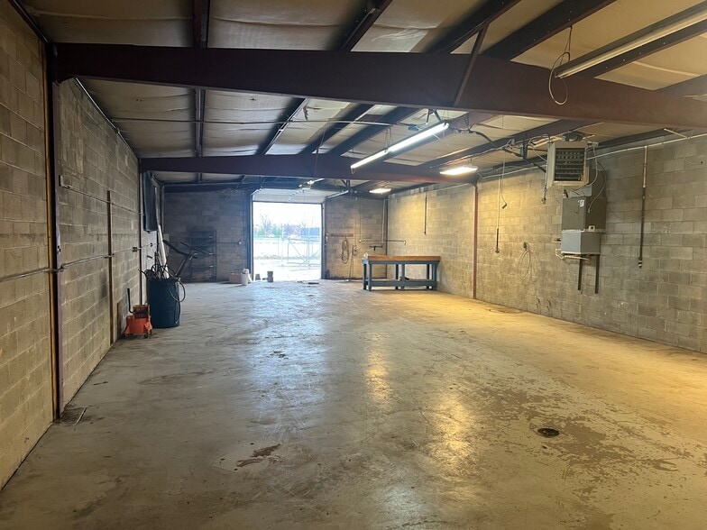 More Photos Of 210 N 1st St, Nashville Industrial For Lease