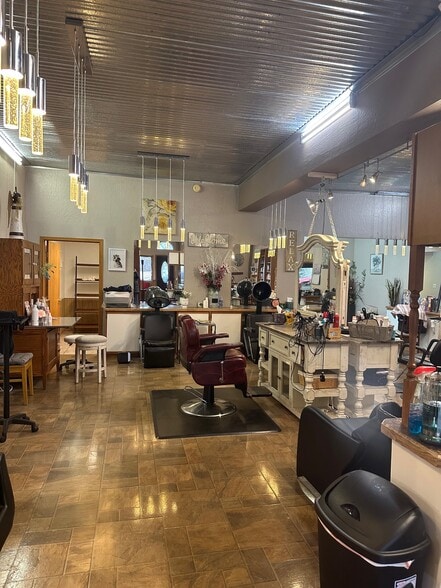 More Photos Of 2940 Floral Blvd, Butte Office For Sale