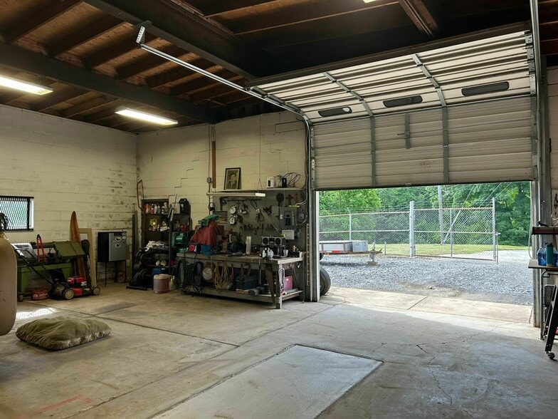 More Photos Of 1185 Morgantown Rd, Reading Warehouse For Lease