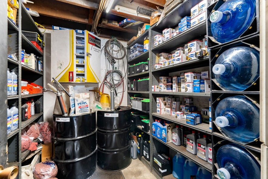 More Photos Of 135 Pleasant St, Lynn Industrial For Sale