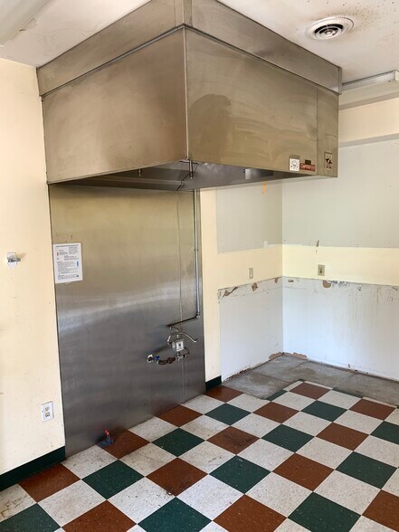 More Photos Of 81 Quicks Mill Rd, Verona Schools For Sale