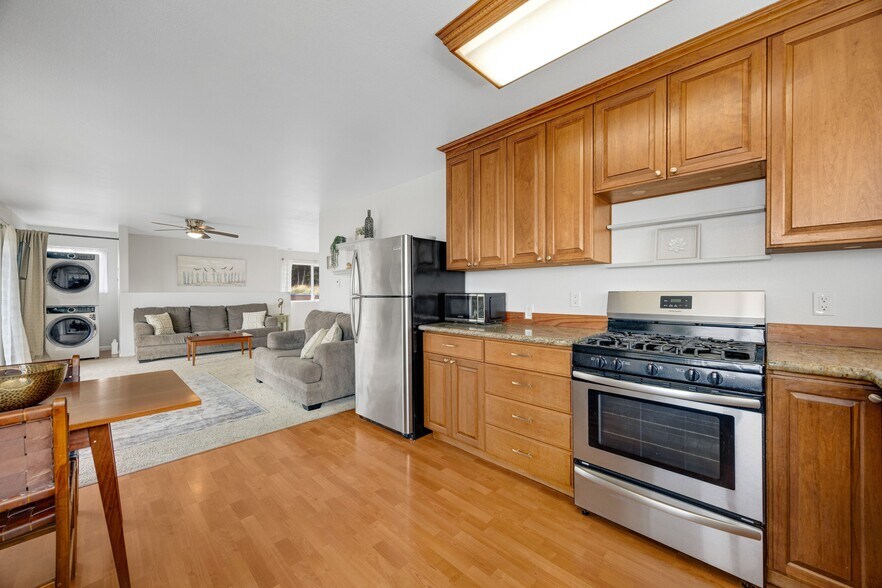 More Photos Of 129 Lower Pacific Dr, Whitethorn General Retail For Sale