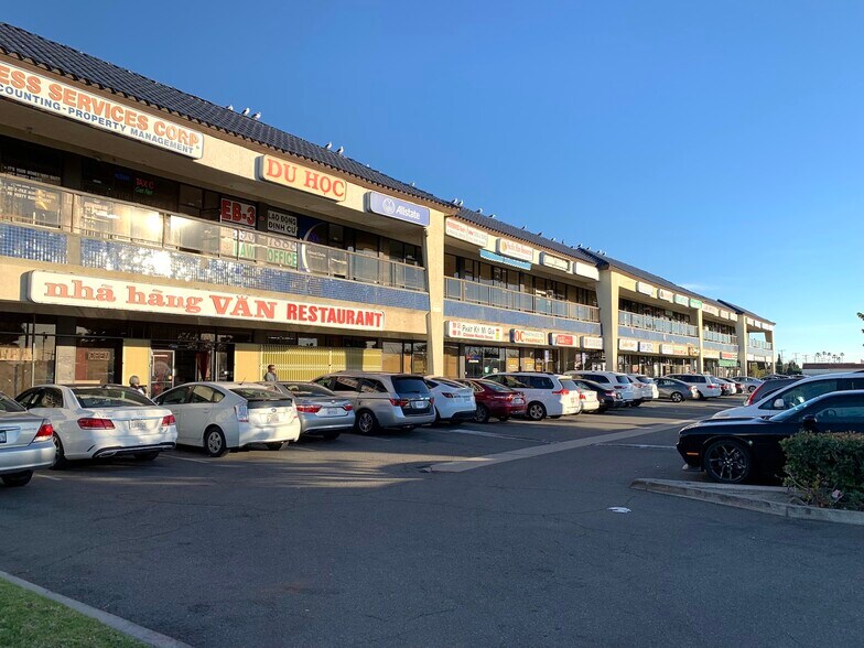 More Photos Of 14122-14220 Brookhurst St, Garden Grove General Retail For Lease