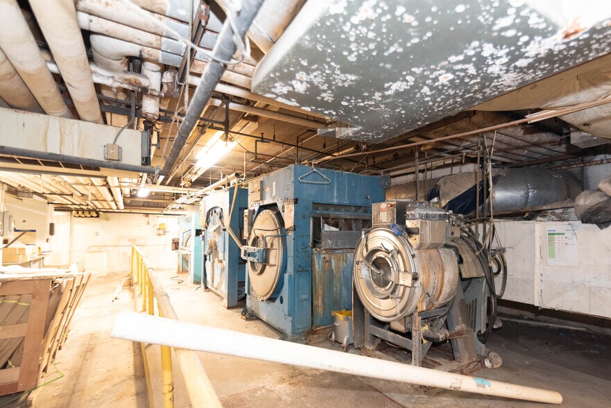 More Photos Of 101 W Fayette St, Baltimore Apartments For Sale