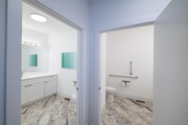 More Photos Of 410 Dinah Shore Blvd, Winchester Office Residential For Sale