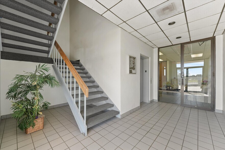 More Photos Of 2000 25th Ave N, Texas City Office For Lease