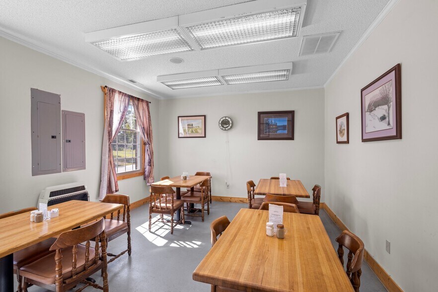 More Photos Of 214 Main St, Pollocksville Specialty For Sale