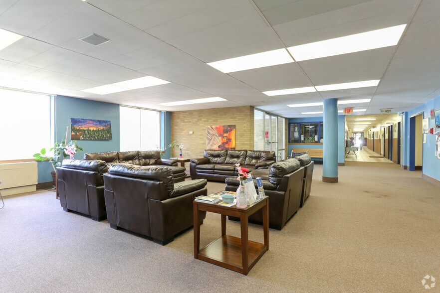 More Photos Of 243 S Main St, Albion Town Orleans Medical For Lease