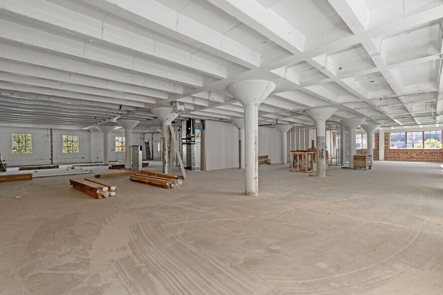 More Photos Of 1701 Commerce St, Houston Loft Creative Space For Lease