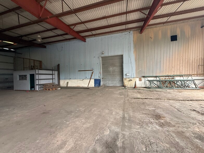 More Photos Of 2787 N Tamiami Trl, North Fort Myers Industrial For Lease