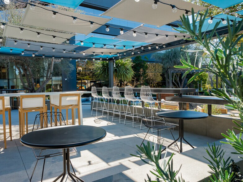 More Photos Of 12626 High Bluff Dr, San Diego Unknown For Lease