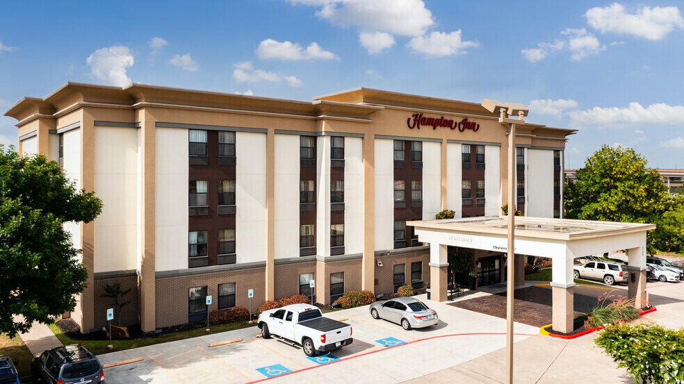 Primary Photo Of 4799 SW Loop 820, Fort Worth Hotel For Sale