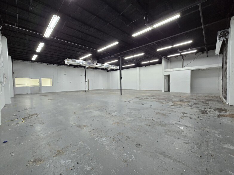 More Photos Of 52 SW 5th Ct, Pompano Beach Manufacturing For Lease