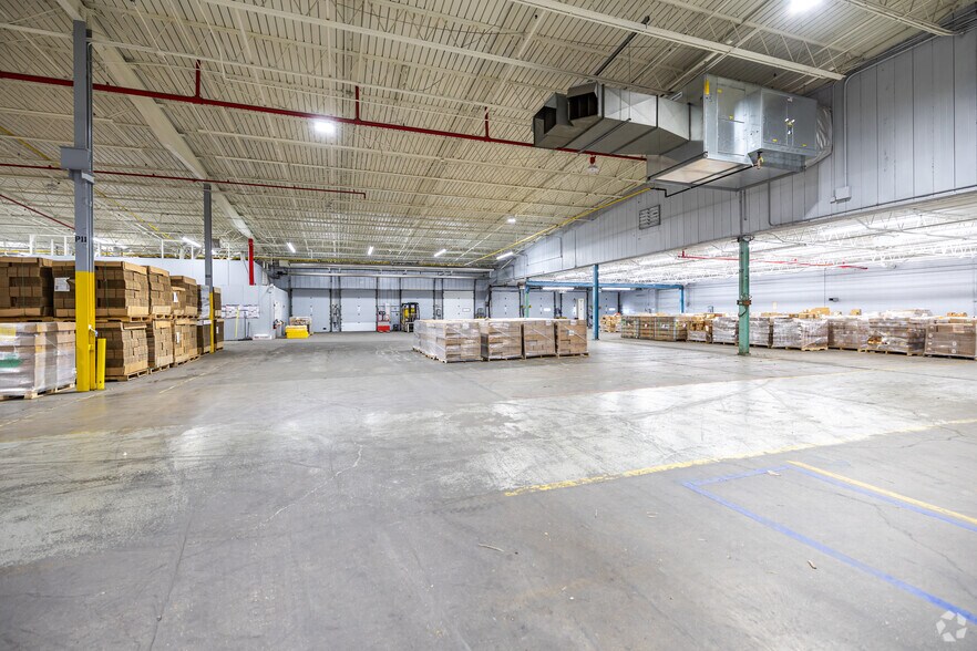 More Photos Of 2101 Kennedy Rd, Janesville Light Manufacturing For Lease