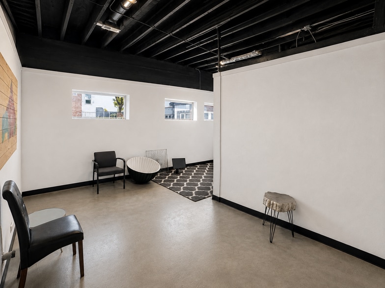 More Photos Of 44 W Lincoln Hwy, Chicago Heights Office For Lease